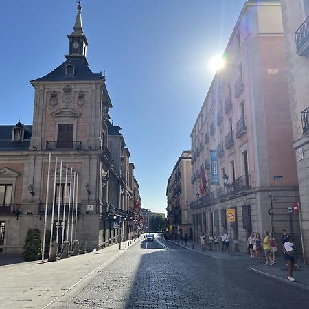 Dplace To Be - Exclusive Apartments In Historic Center マドリード エクステリア 写真