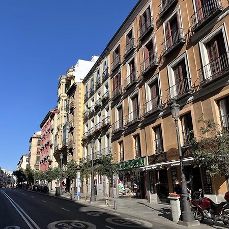 Dplace To Be - Exclusive Apartments In Historic Center マドリード エクステリア 写真
