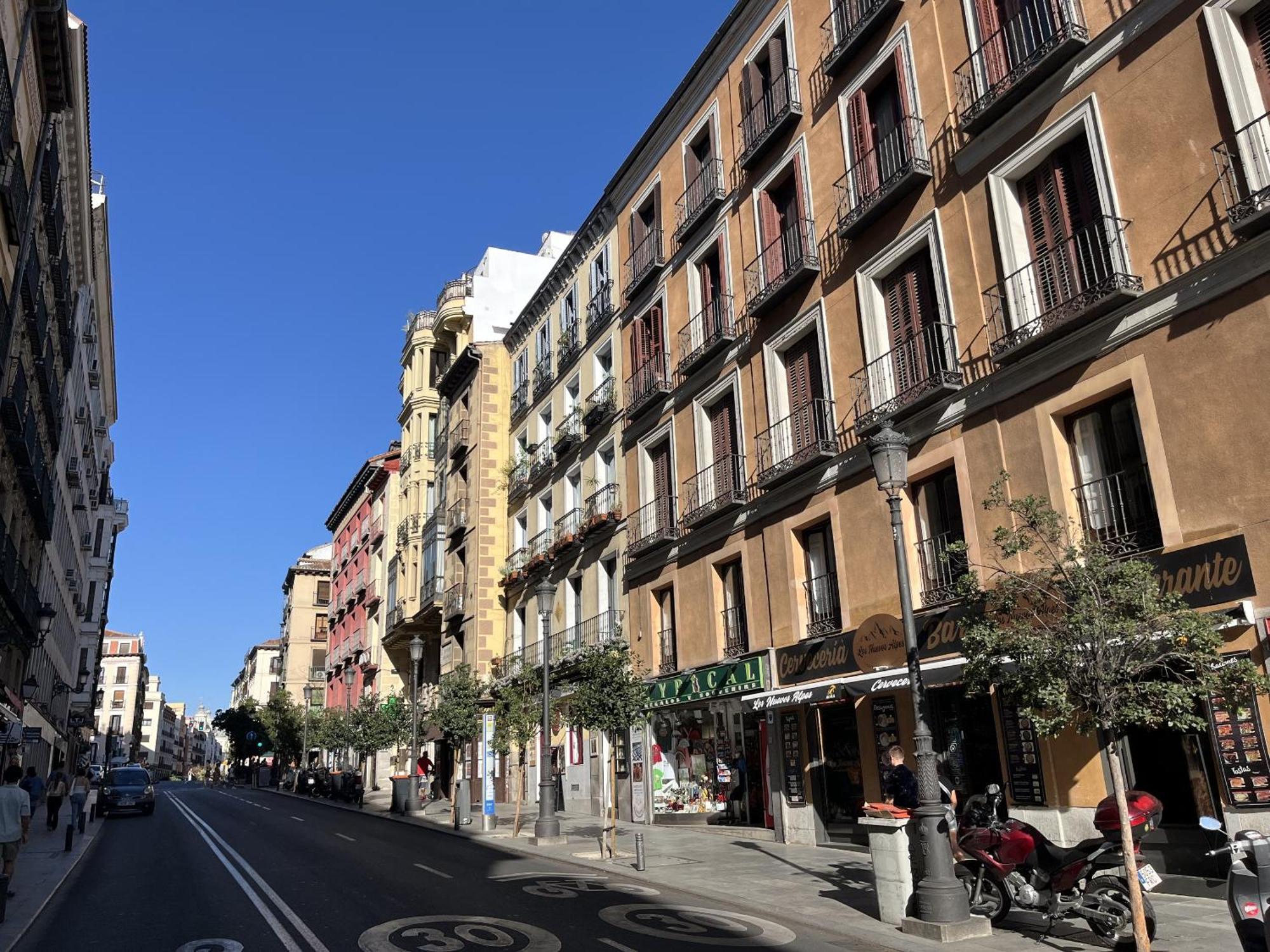 Dplace To Be - Exclusive Apartments In Historic Center マドリード エクステリア 写真