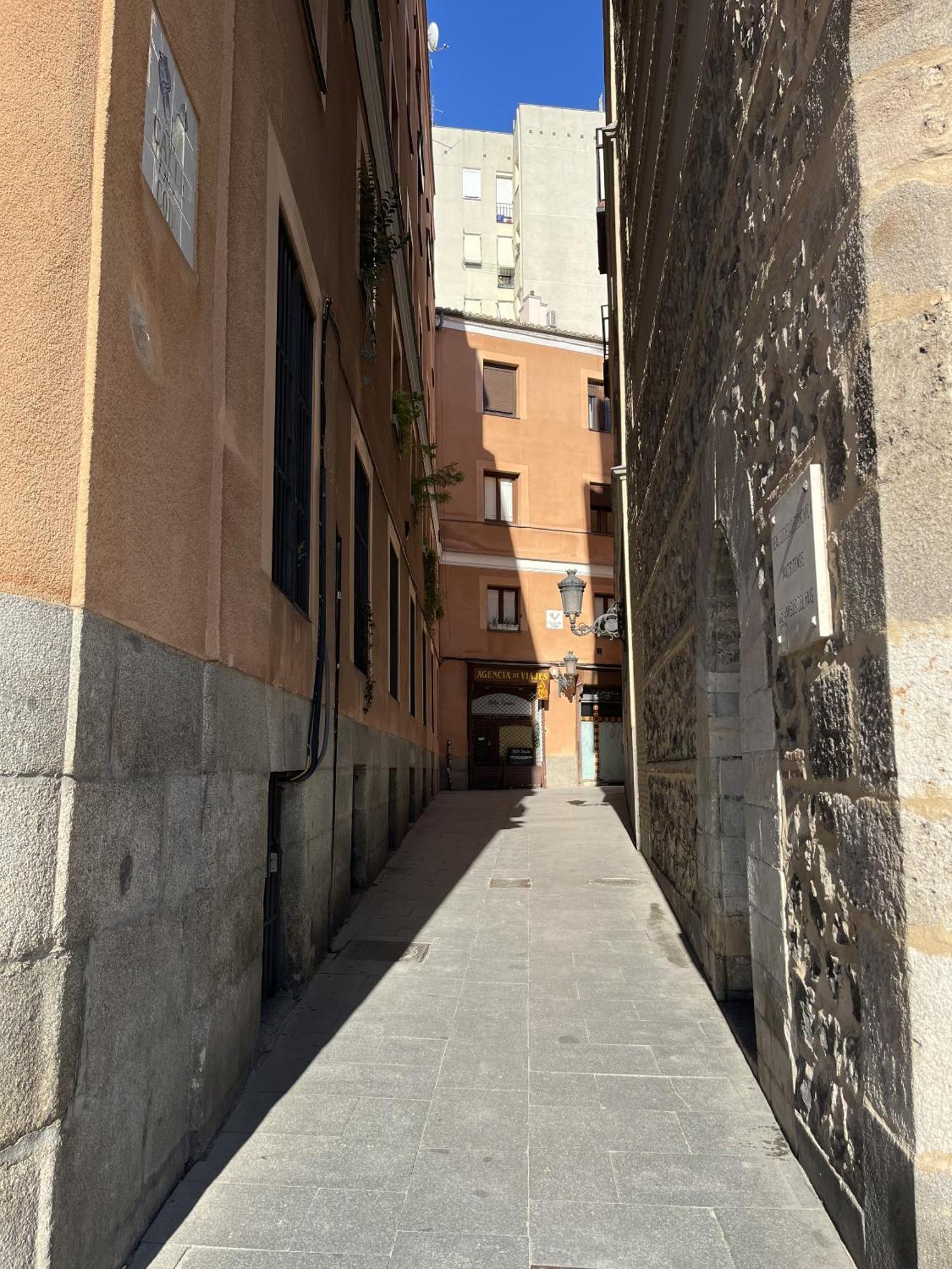 Dplace To Be - Exclusive Apartments In Historic Center マドリード エクステリア 写真
