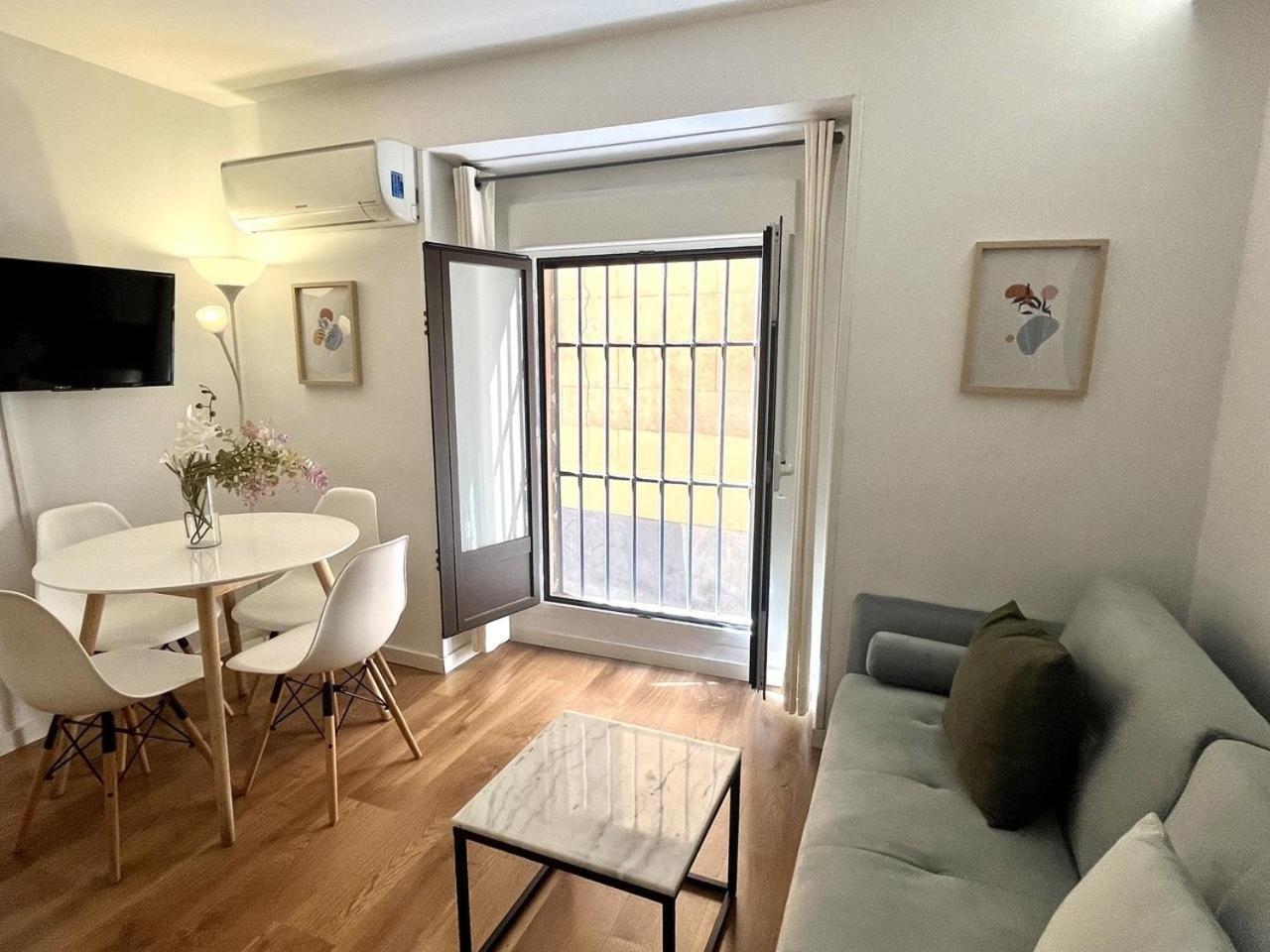 Dplace To Be - Exclusive Apartments In Historic Center マドリード 部屋 写真