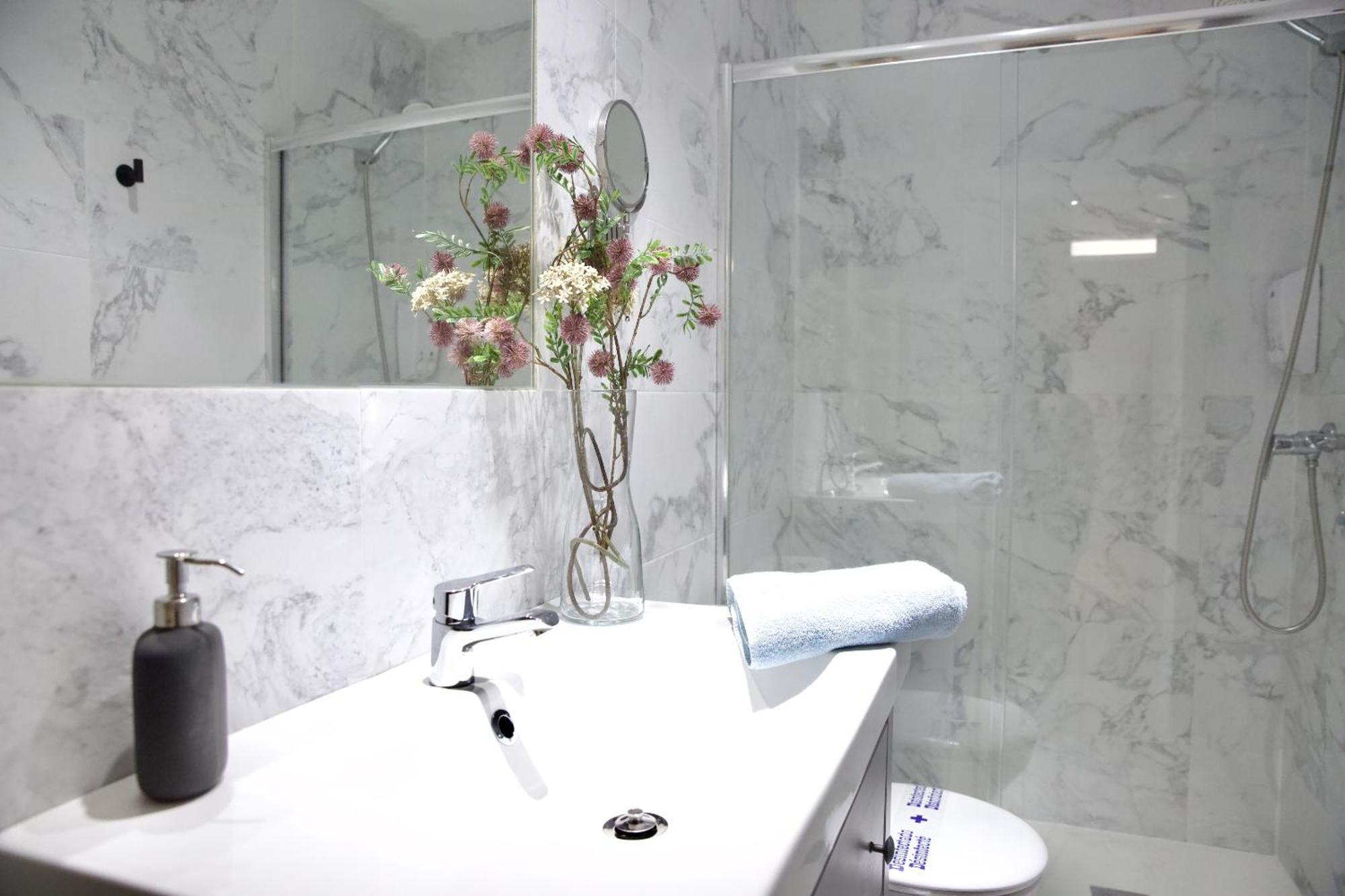 Dplace To Be - Exclusive Apartments In Historic Center マドリード 部屋 写真