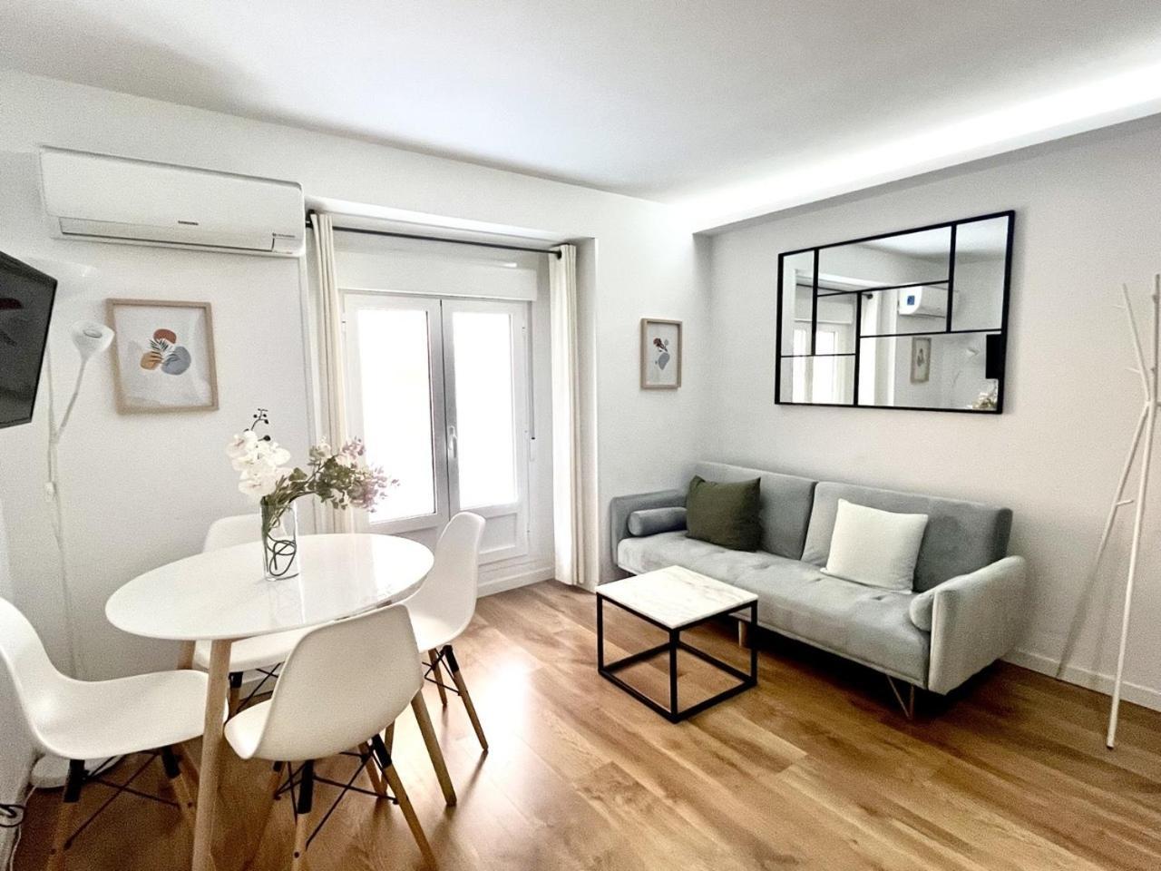 Dplace To Be - Exclusive Apartments In Historic Center マドリード 部屋 写真