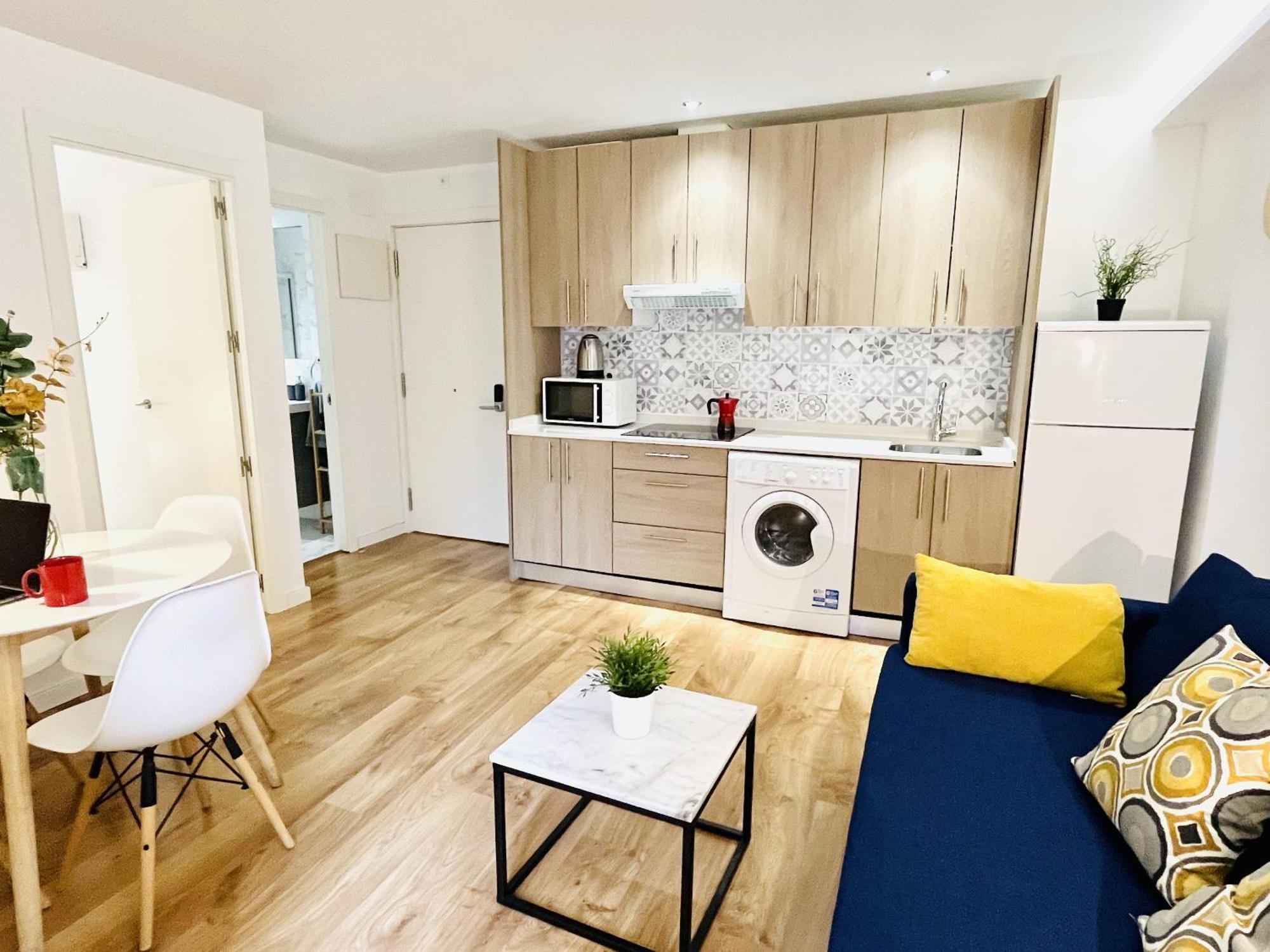 Dplace To Be - Exclusive Apartments In Historic Center マドリード 部屋 写真