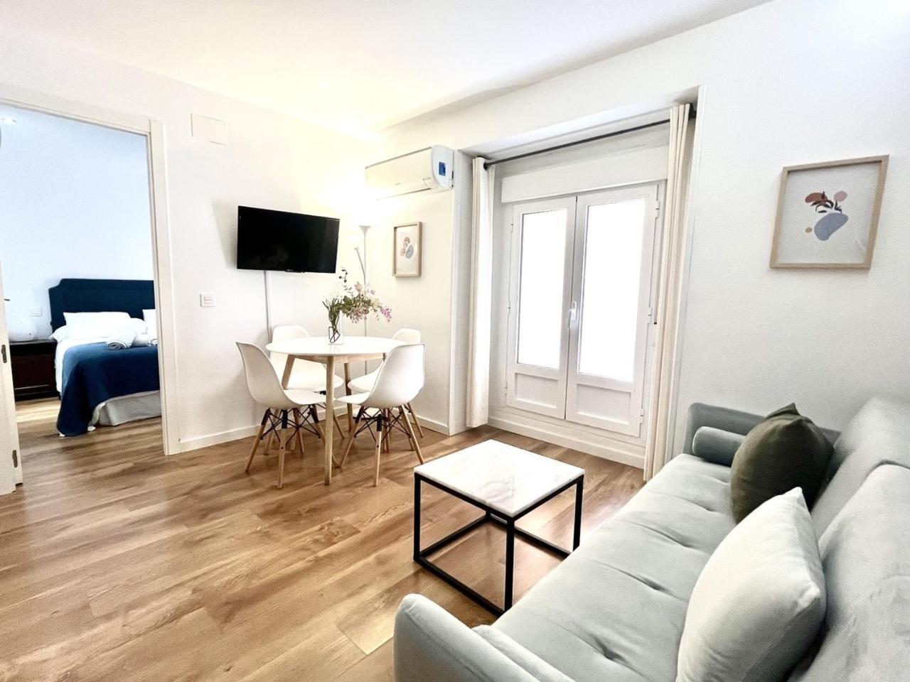 Dplace To Be - Exclusive Apartments In Historic Center マドリード 部屋 写真