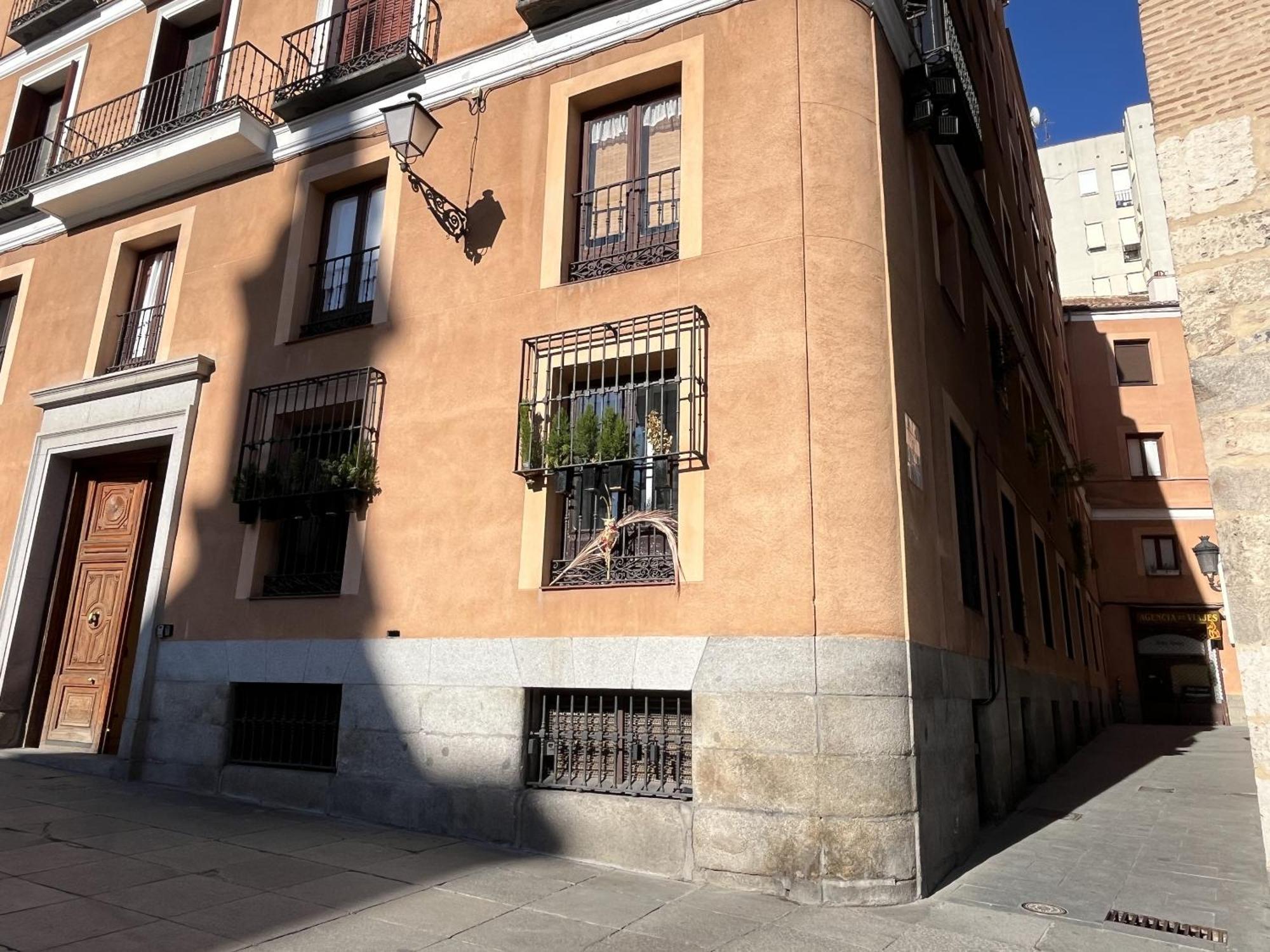 Dplace To Be - Exclusive Apartments In Historic Center マドリード エクステリア 写真