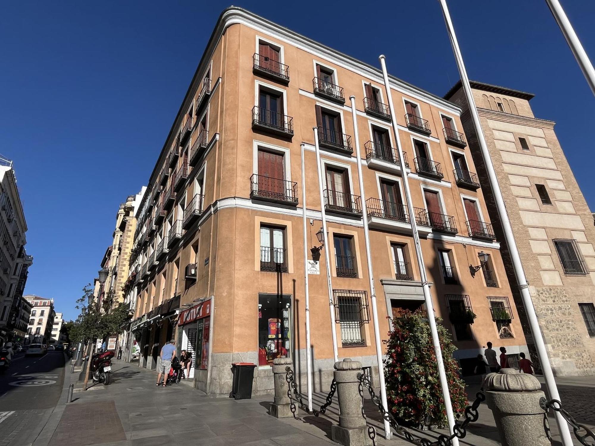 Dplace To Be - Exclusive Apartments In Historic Center マドリード エクステリア 写真