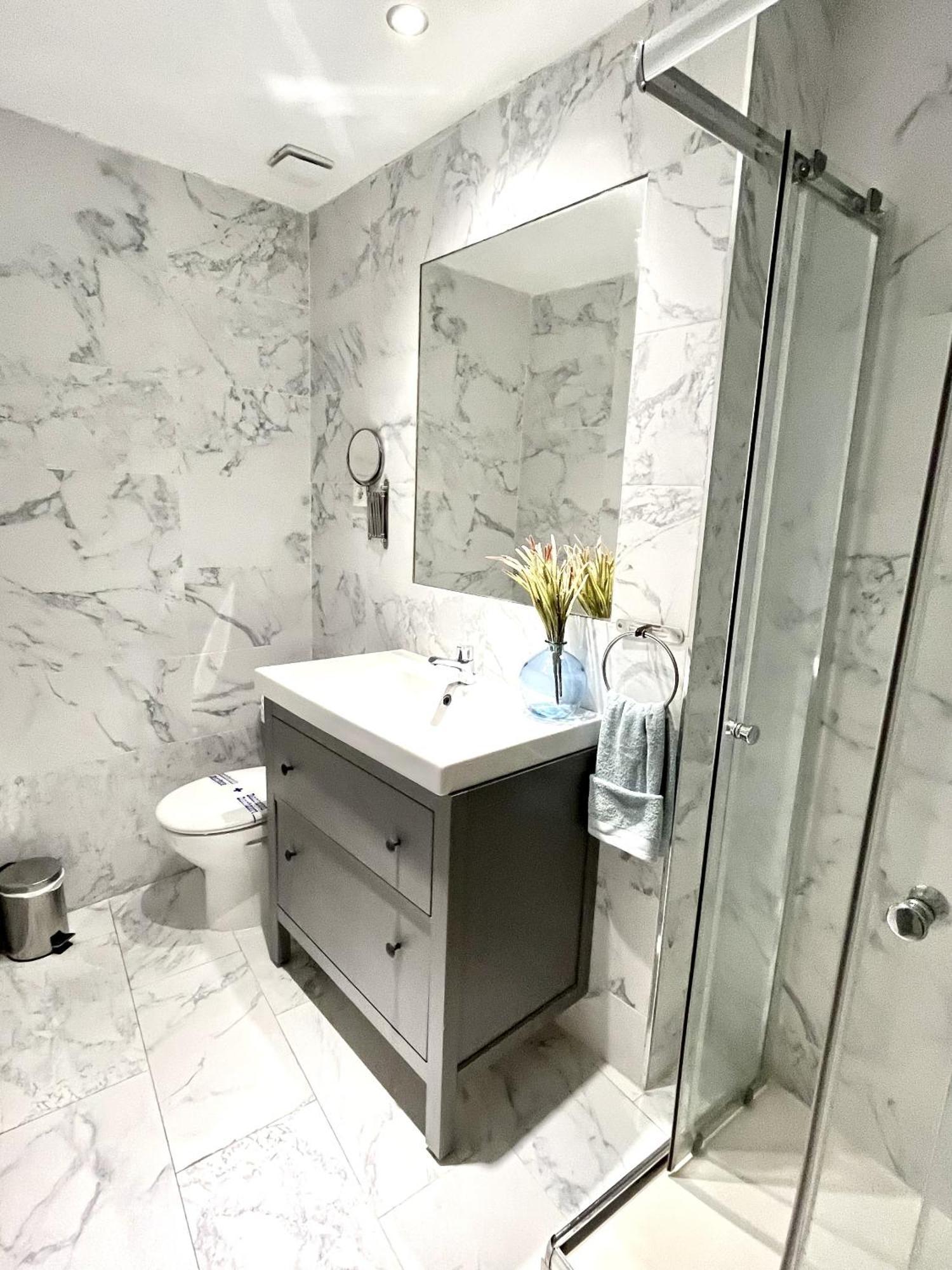 Dplace To Be - Exclusive Apartments In Historic Center マドリード 部屋 写真