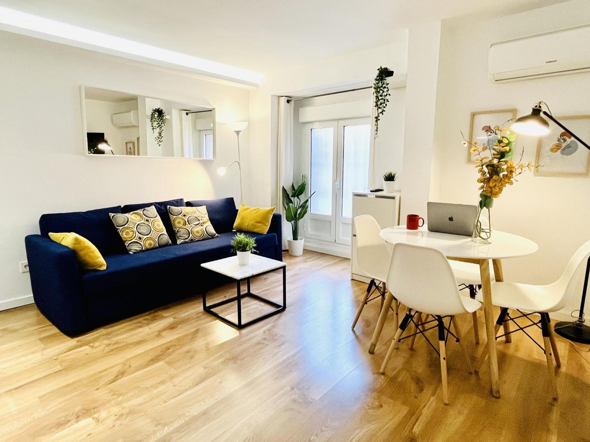 Dplace To Be - Exclusive Apartments In Historic Center マドリード 部屋 写真