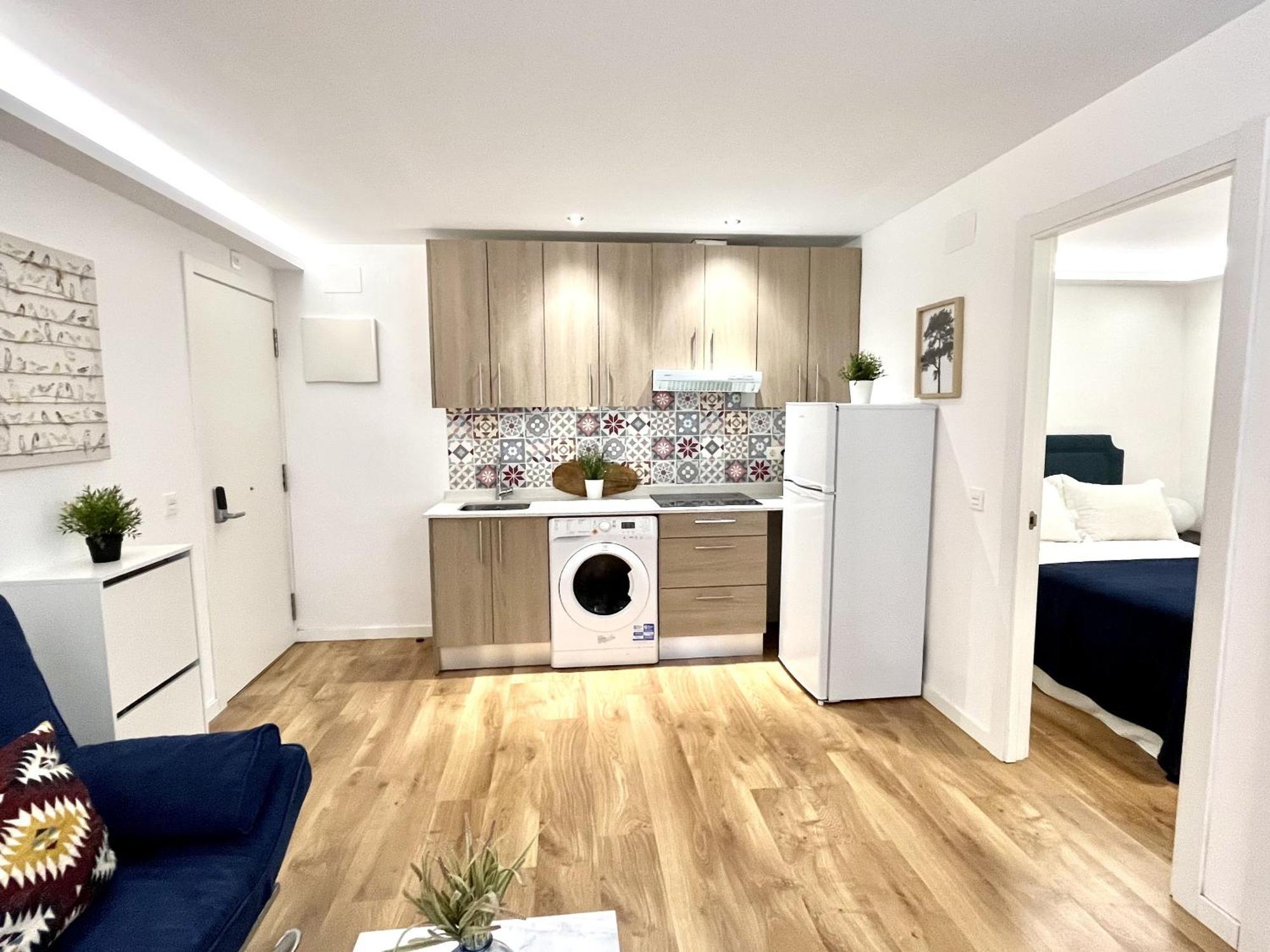 Dplace To Be - Exclusive Apartments In Historic Center マドリード エクステリア 写真